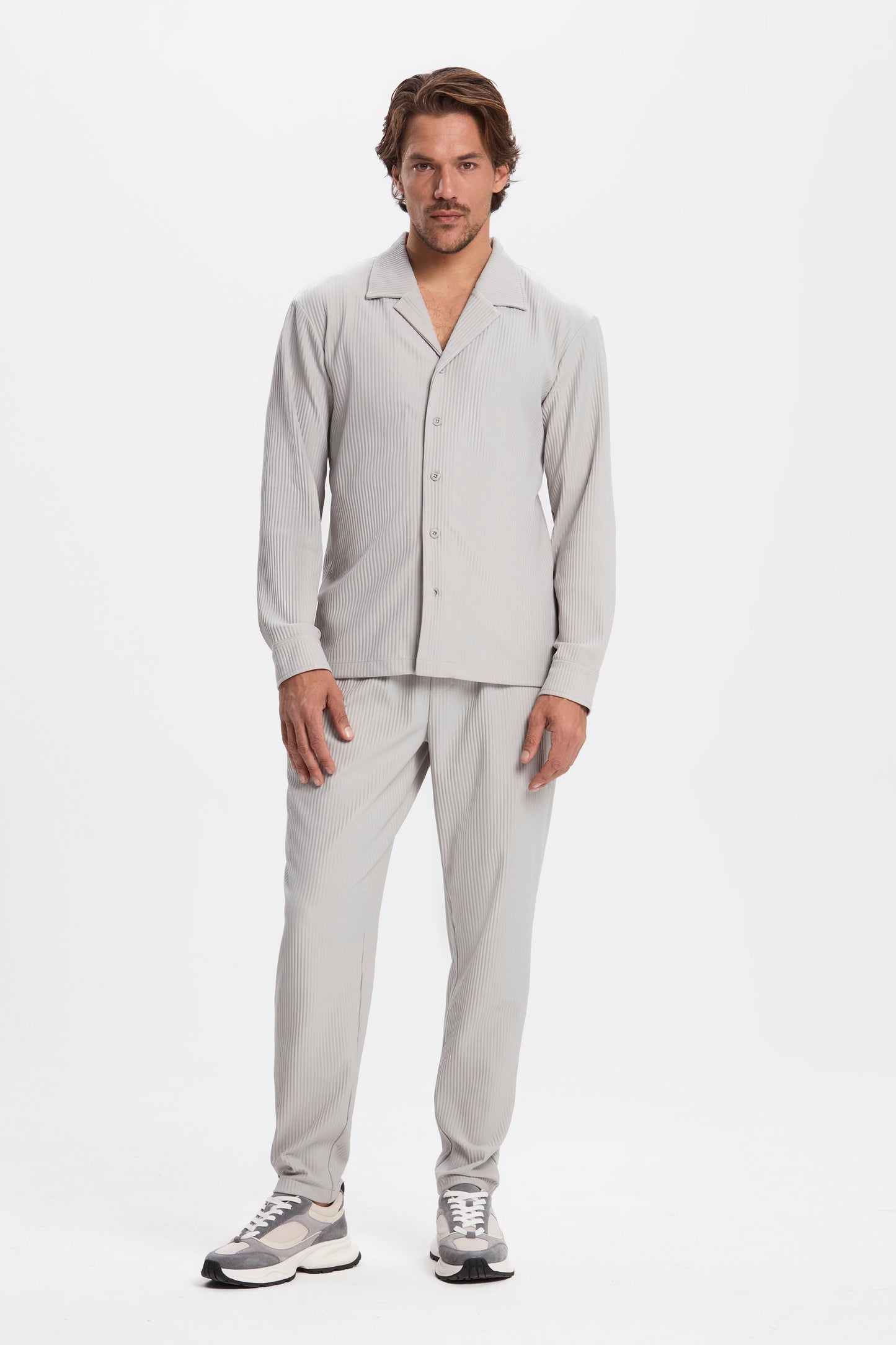 KOE | The Pleated Trousers