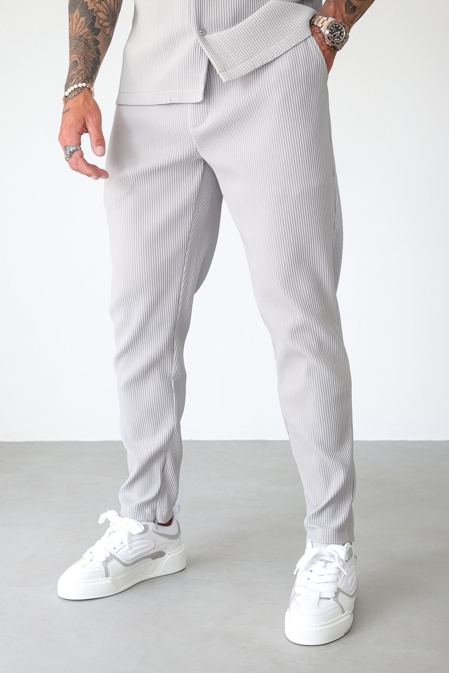 KOE | The Slim Pleated Trousers – Grey