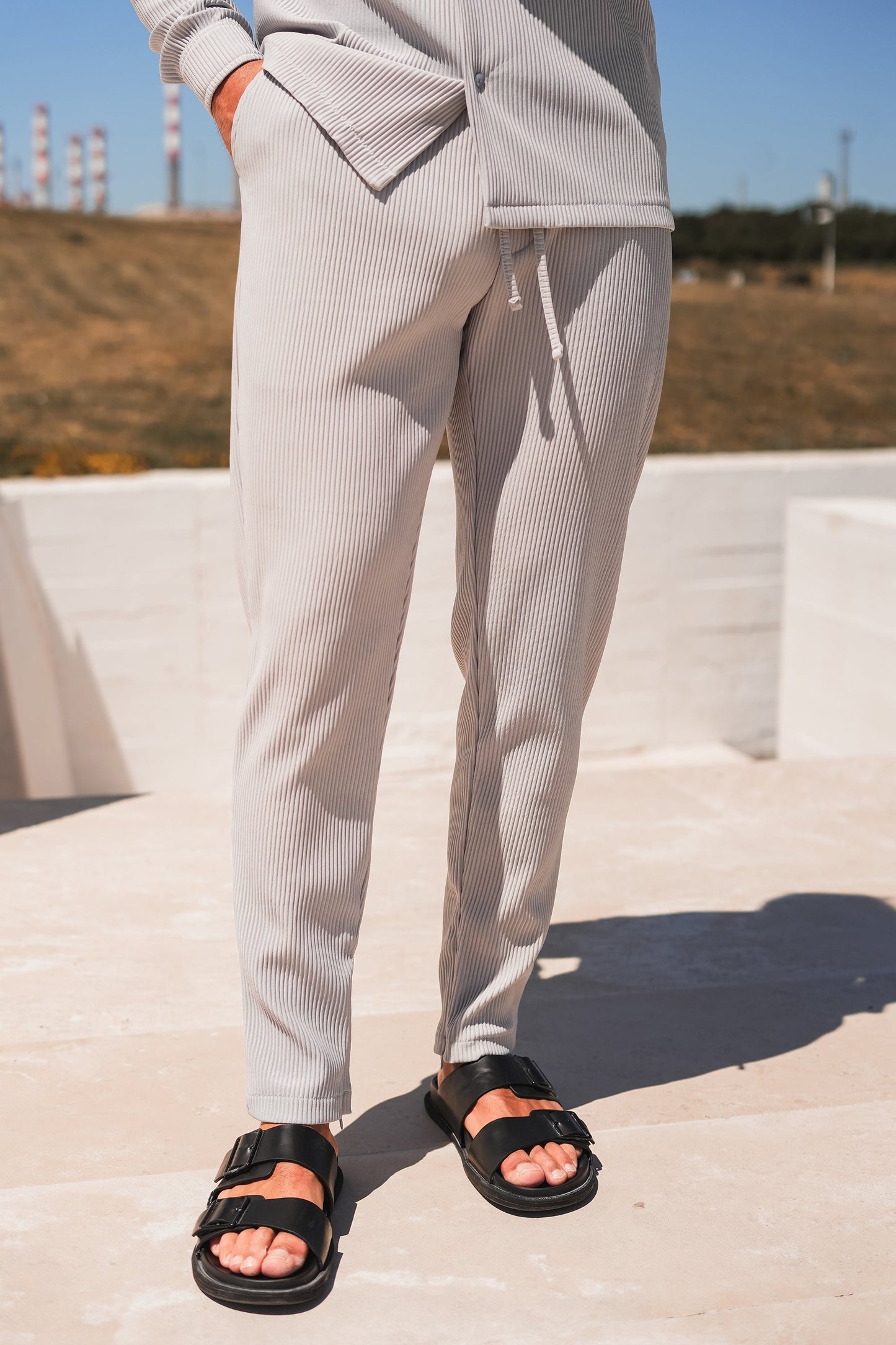 KOE | The Slim Pleated Trousers – Grey