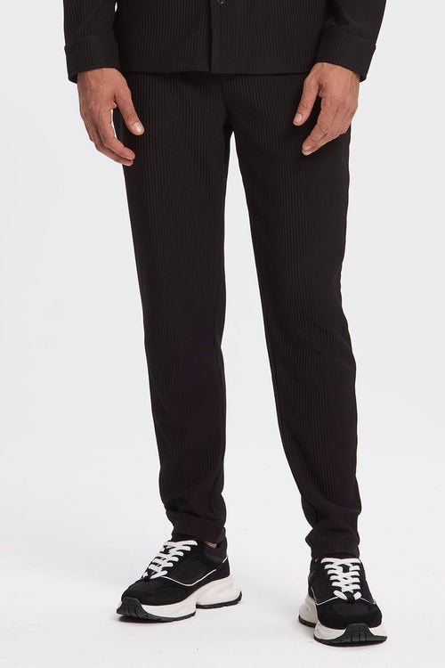 KOE | The Pleated Trousers