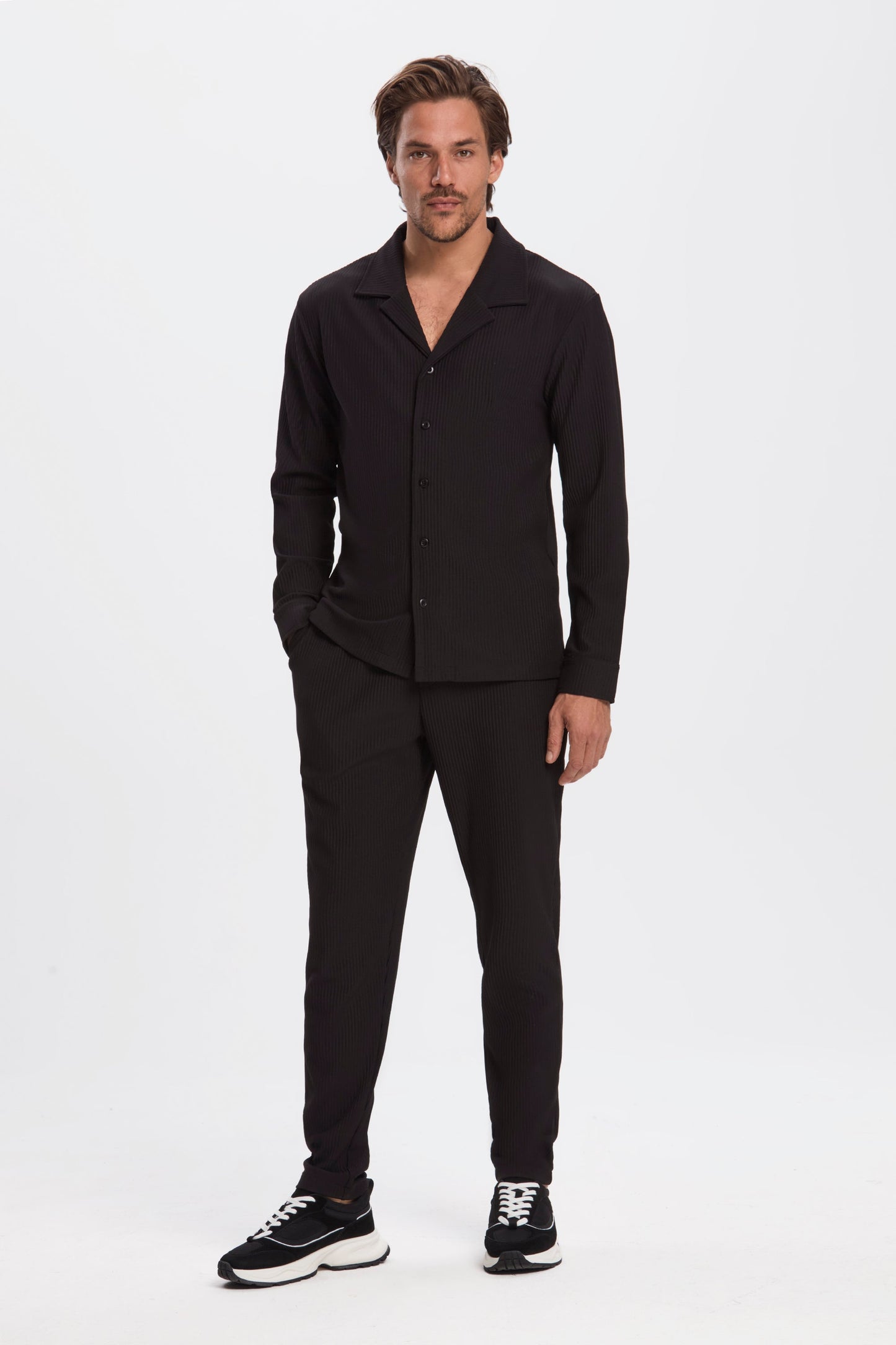 KOE | The Pleated Trousers
