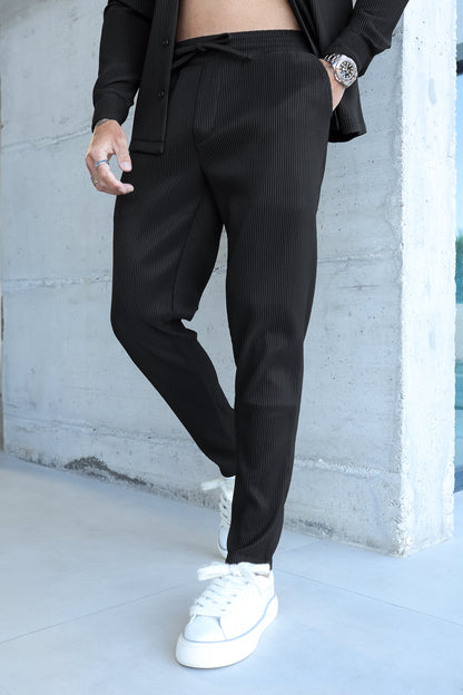 KOE | The Slim Pleated Trousers - Black