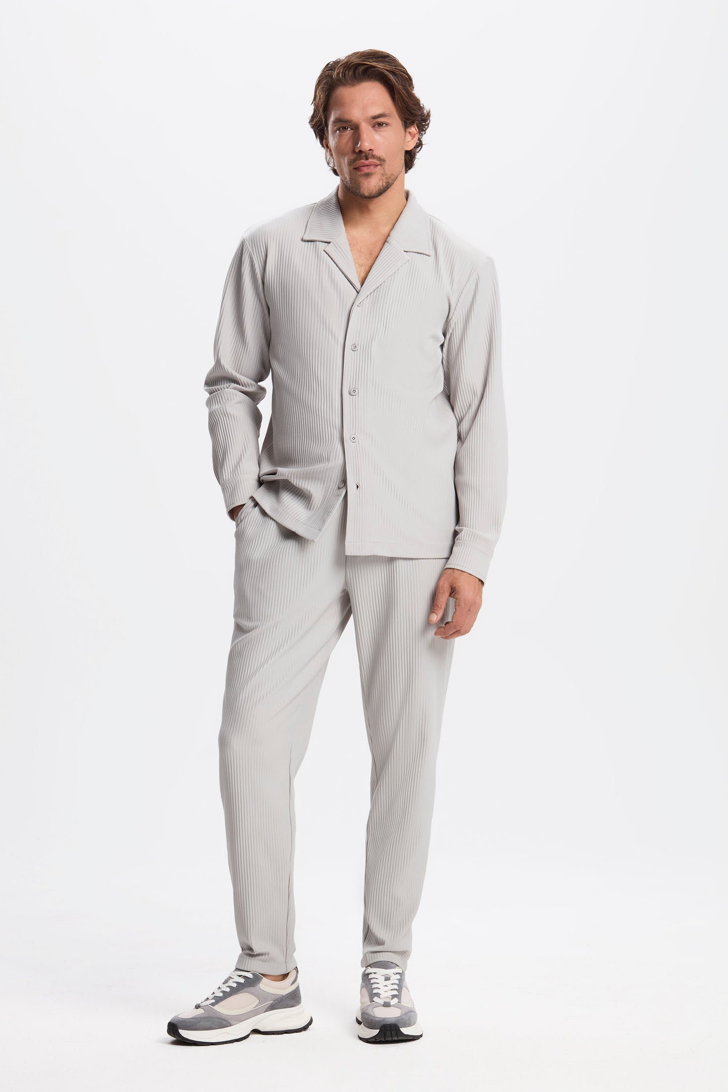 KOE | The Pleated Trousers