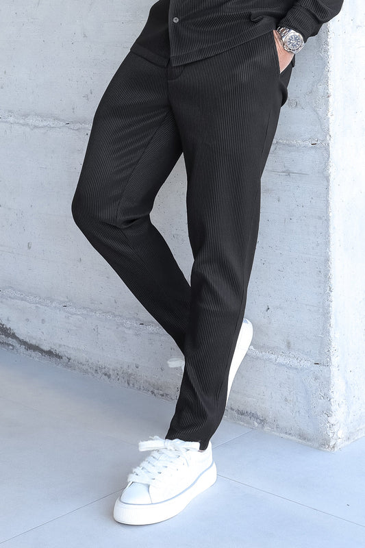 KOE | The Slim Pleated Trousers - Black