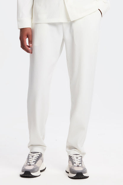 KOE | The Pleated Trousers