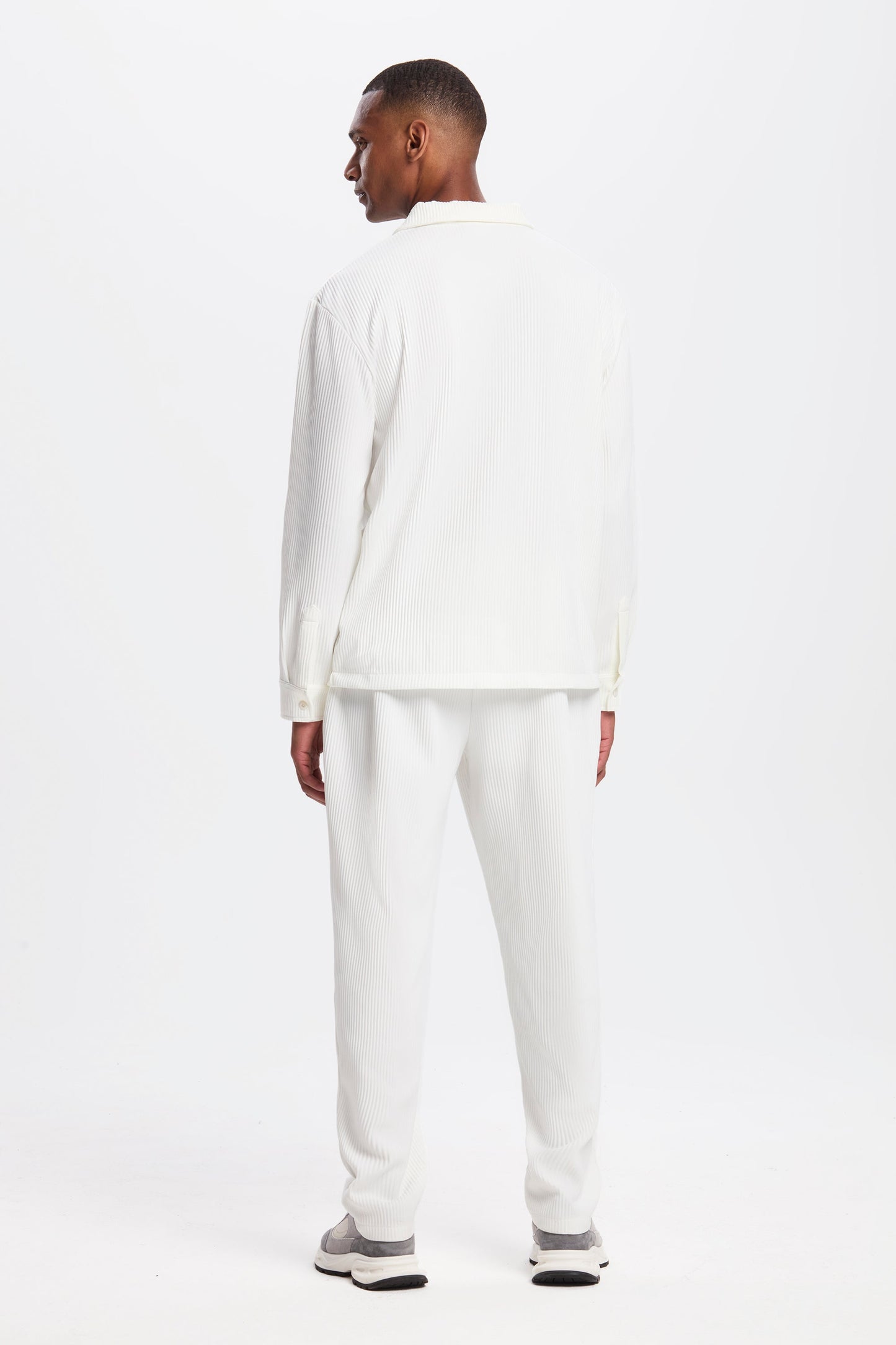 KOE | The Pleated Trousers